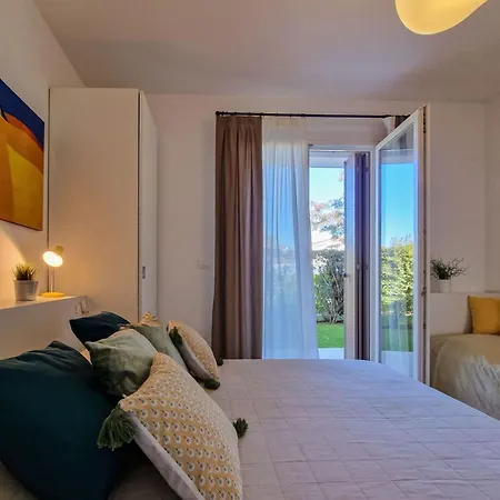 Apartmán Elegant Pool-front Flat With Fenced Garden Bibione