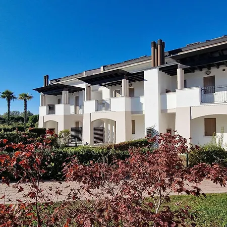 Elegant Pool-front Flat With Fenced Garden * Bibione