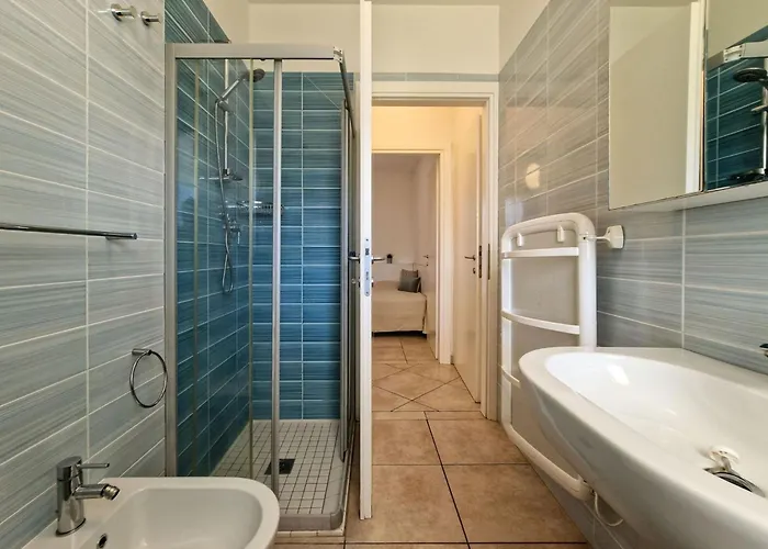 Elegant Pool-front Flat With Fenced Garden *