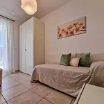 Elegant Pool-front Flat With Fenced Garden * Bibione