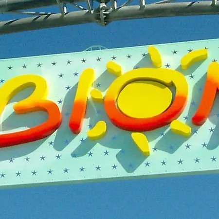 Elegant Pool-front Flat With Fenced Garden * Bibione