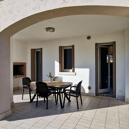 Elegant Pool-front Flat With Fenced Garden