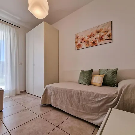 Elegant Flat With Pool And Solarium For Six * Bibione