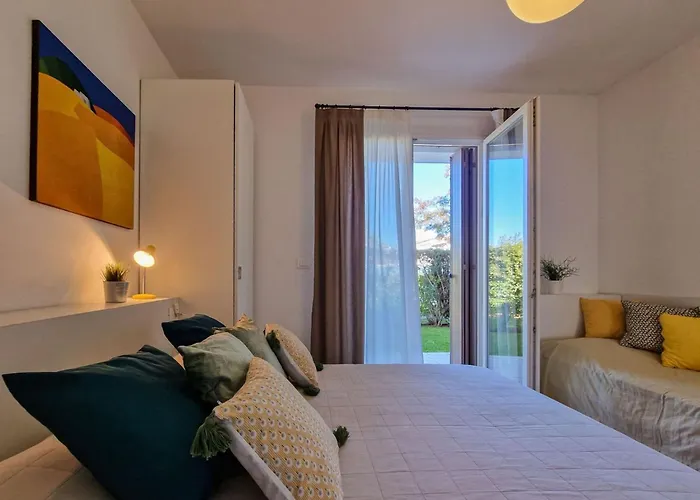 Daire Elegant Pool-front Flat With Fenced Garden Bibione